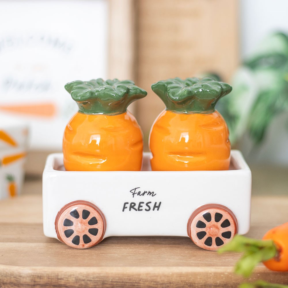 Carrot Salt and Pepper Shaker Wagon